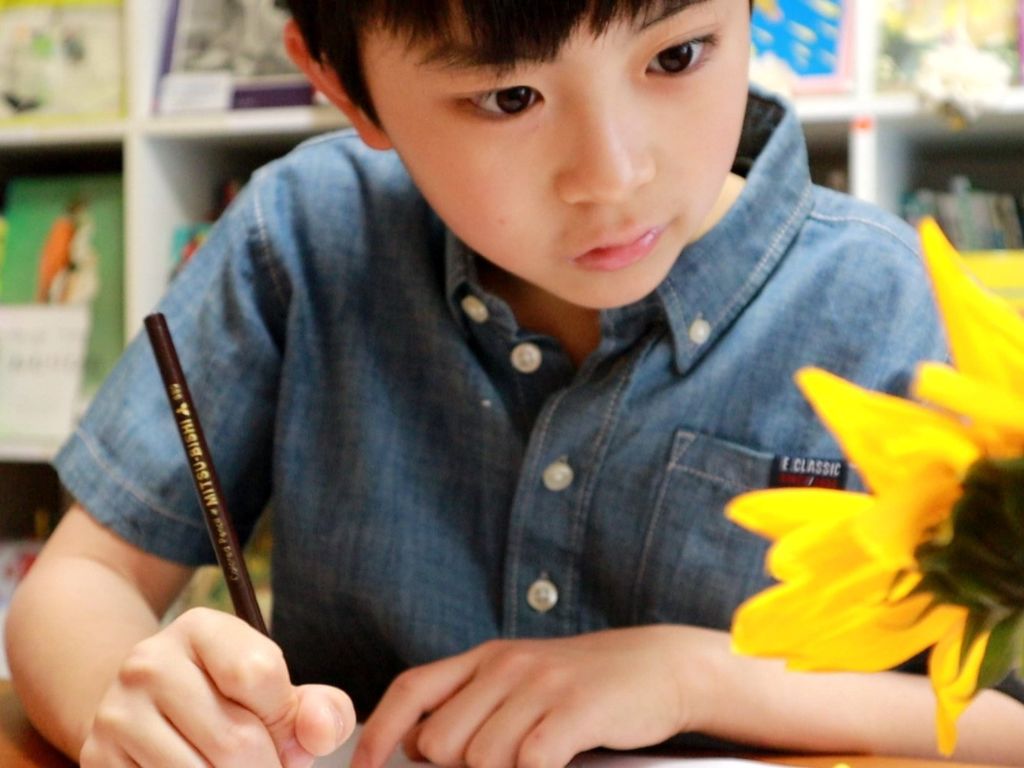 観察課題に取り組む生徒さん